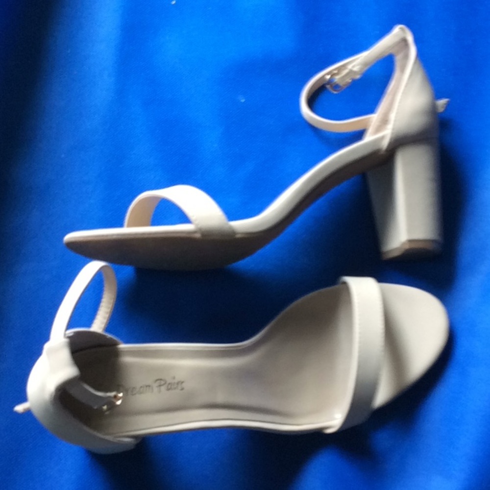 Beige dream pairs heels